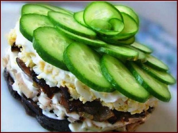 САЛАТ ВЕНЕЦИЯ С ЧЕРНОСЛИВОМ И КУРИЦЕЙ САЛАТ ВЕНЕЦИЯ С ЧЕРНОСЛИВОМ И КУРИЦЕЙ