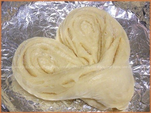 Идеальное дрожжевое тесто для плюшек на ряженке