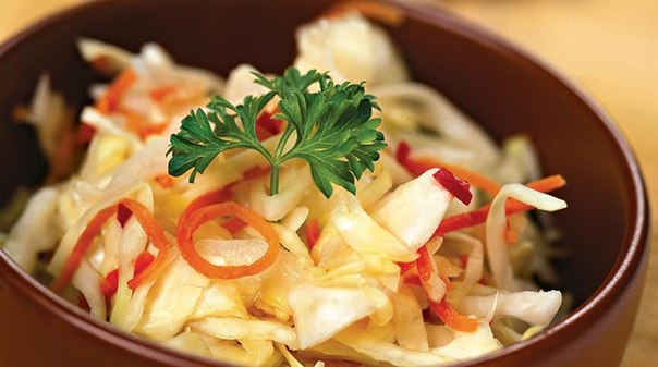 Капуста, квашенная с острым перцем - быстро и вкусно!