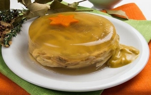 Представляем традиционный рецепт приготовления студня из курицы, который полюбится всеми членами ваш
