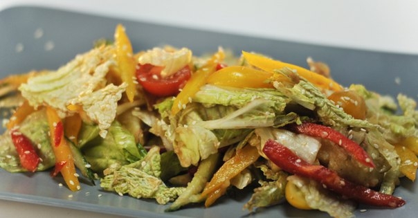 Картофельный салат с луково-чесночной заправкой