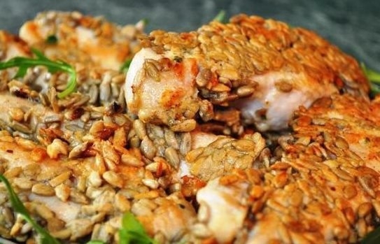 Куриное филе в кляре из семечек
