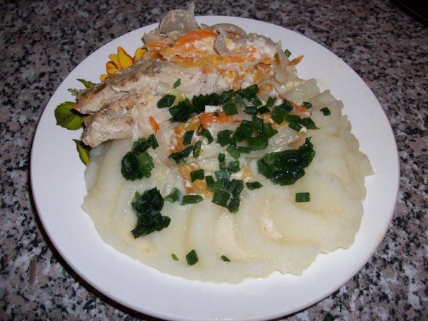 КУРИНЫЕ ГРУДКИ, ТУШЁНЫЕ В СМЕТАНЕ В МУЛЬТИВАРКЕ!