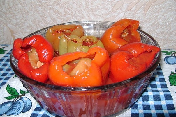 Болгарский перец фаршированный баклажанами