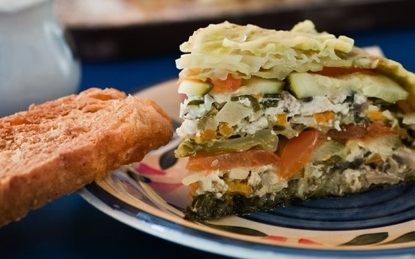 «Наполеон» из савойской капусты с мясом кролика