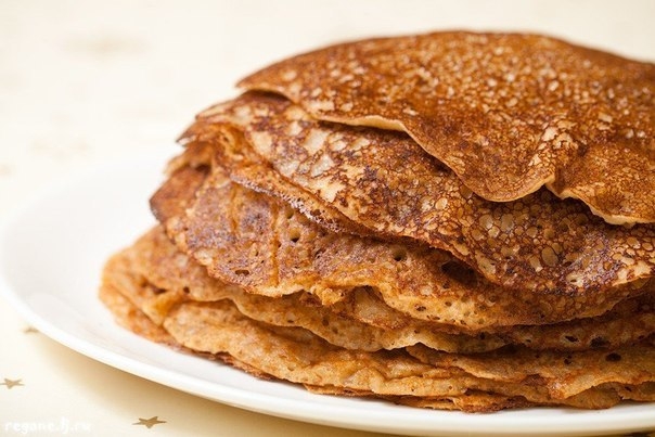 Заварные дрожжевые блины из гречневой и пшеничной муки