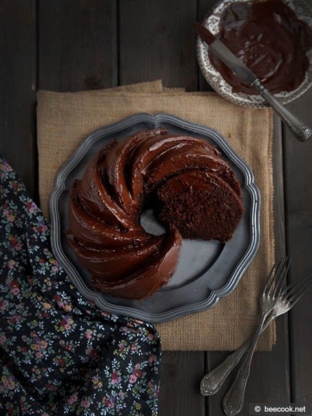 Шоколадный кекс с красным вином для романтического ужина