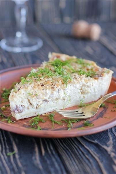 Пирог с рыбой и соусом бешамель