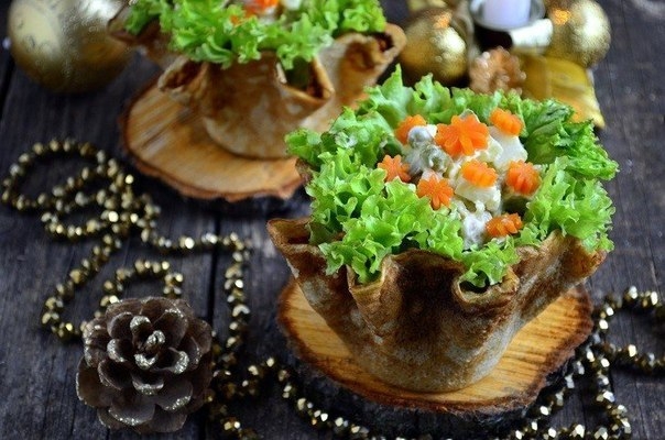 Оливье в блинных корзиночках Оливье в блинных корзиночках