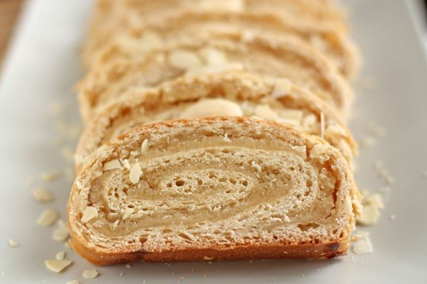 Рулет с марципаном Рулет с марципаном