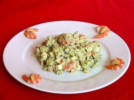 Оливье с креветками, авокадо и домашним майонезом Оливье с креветками, авокадо и домашним майонезом