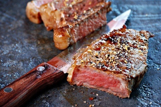 Стейк по‑флорентийски Стейк по‑флорентийски