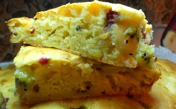 Фруктовый пирог, простой и нежный.