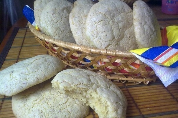 Домашнее миндальное пирожное Домашнее миндальное пирожное