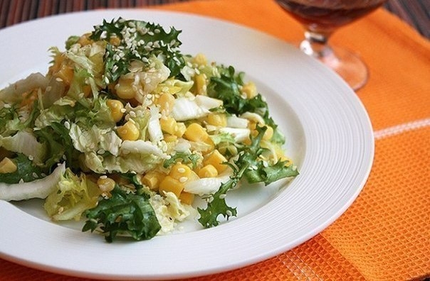 Салат из пекинской капусты с кукурузой (без масла)