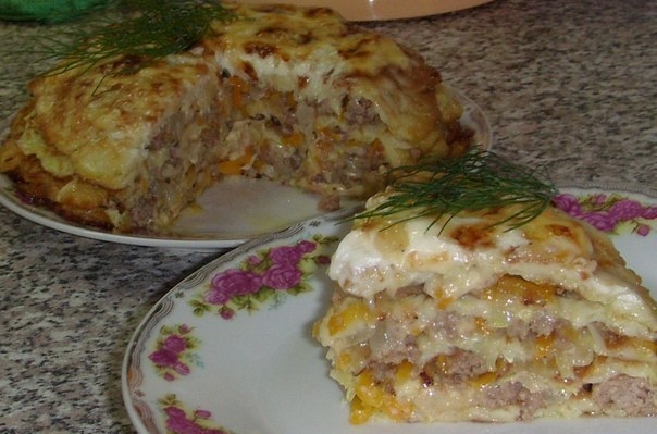 Кабачковый тортик с овощами и мясом