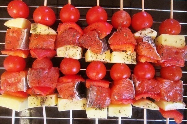 Шашлык из форель в духовке.