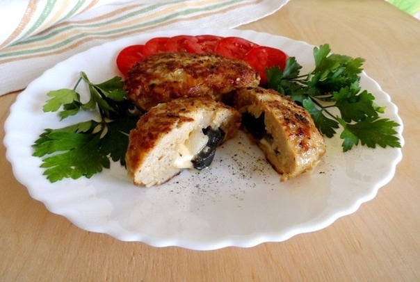 Мини-котлетки с сыром и маринованными грибами