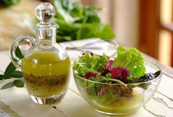 5 отличных заправок для ваших любимых салатов