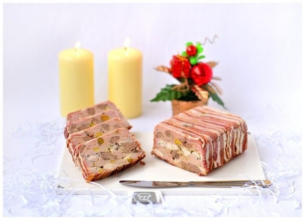 Террин из курицы с фисташками