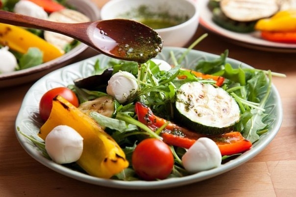 Овощи-гриль с моцареллой