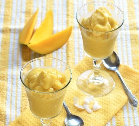 "Смузи из манго и банана"