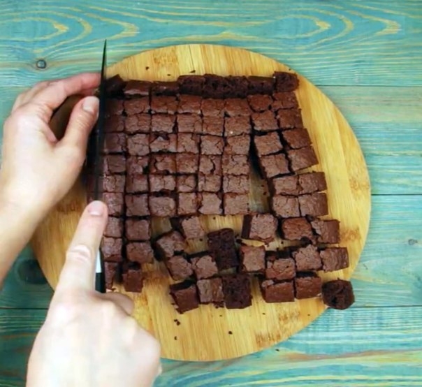 ТОРТ-СУФЛЕ С БИСКВИТОМ И ВИШНЯМИ Приготовьтесь к чему-то потрясающему, этот рецепт сразит вас напова