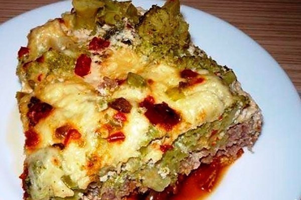 Брокколи с мясом в мультиварке.