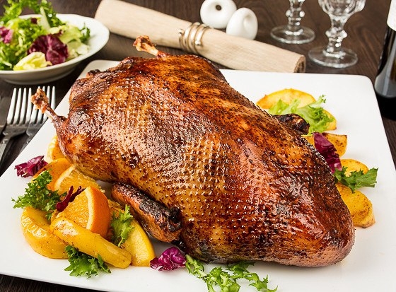 ГУСЬ С ЯБЛОКАМИ И АПЕЛЬСИНАМИ