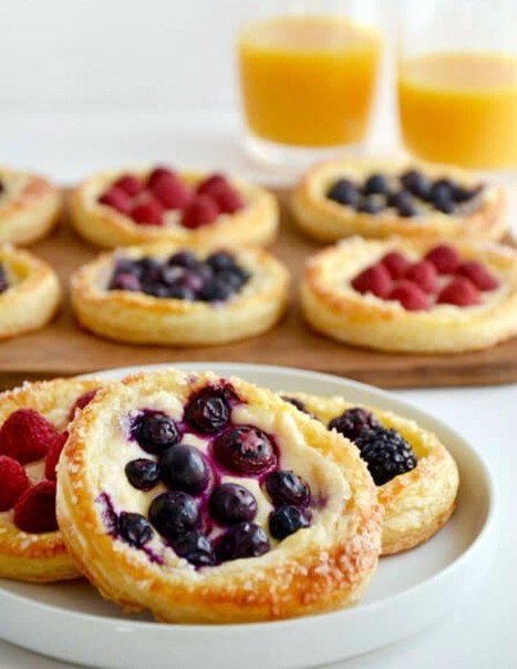 ПРОСТЫЕ ИНГРЕДИЕНТЫ И 30 МИНУТ — всё, что вам понадобится для создания этой восхитительной выпечки!