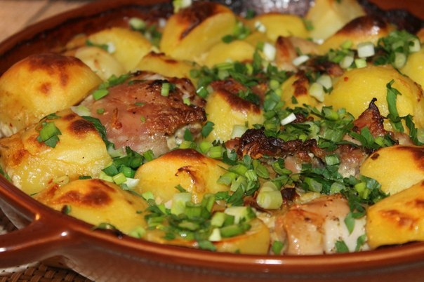 Куринные ножки с картошкой в кефире.