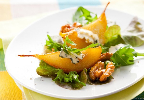 Осенняя закуска из груш и сыра