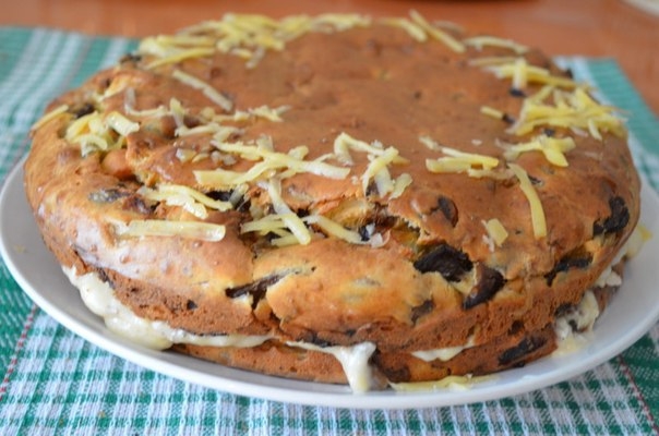 Грибной пирог с сырно-сливочным кремом