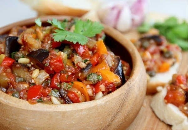 Икра баклажанная (по итальянски - Капоната)