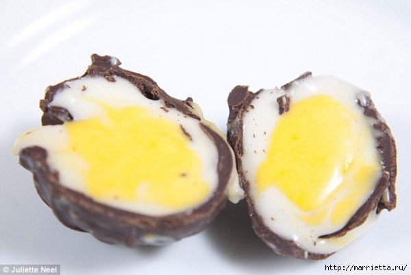 ШОКОЛАДНЫЕ ПАСХАЛЬНЫЕ ЯЙЦА С КРЕМОВОЙ НАЧИНКОЙ ШОКОЛАДНЫЕ ПАСХАЛЬНЫЕ ЯЙЦА С КРЕМОВОЙ НАЧИНКОЙ