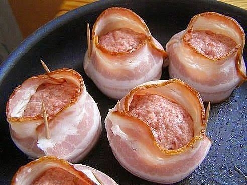 Горячая закуска «Буржуй в телогрейке» - хит любого застолья. Разлетается на «ура»! 