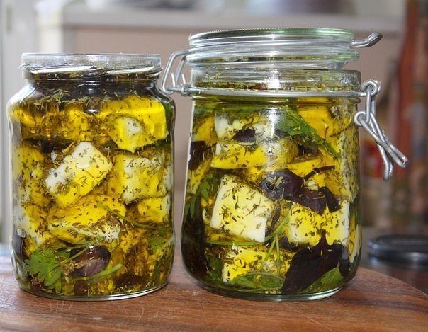 Как приготовить маринованный сыр – простой рецепт вкусной закуски.