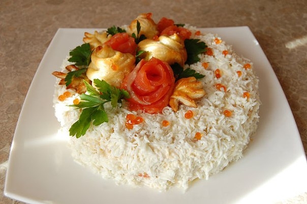 ЗАКУСОЧНЫЙ ТОРТ ИЗ СЛОЕНОГО ТЕСТА.