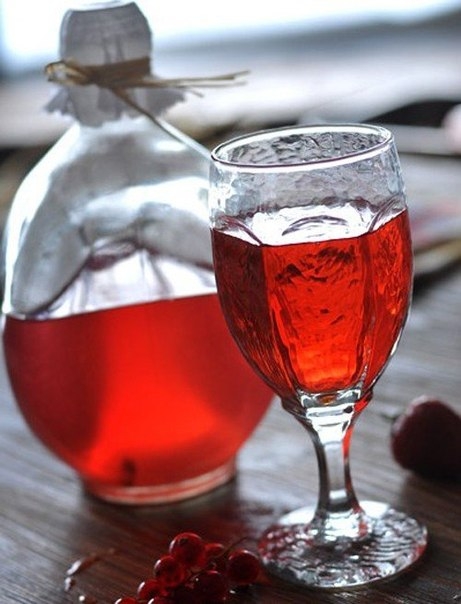 Как сделать ликер и кагор из старого варенья