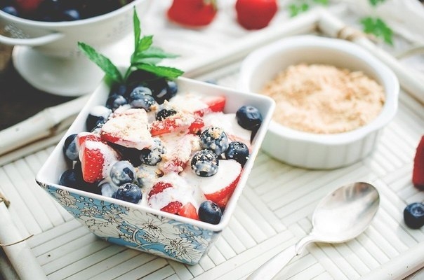 Летний ягодный салат с заправкой