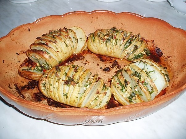 "Картофель запечёный с зеленью"