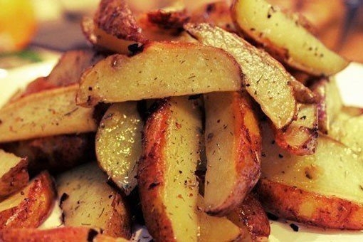 "Хрустящие картофельные дольки в специях"