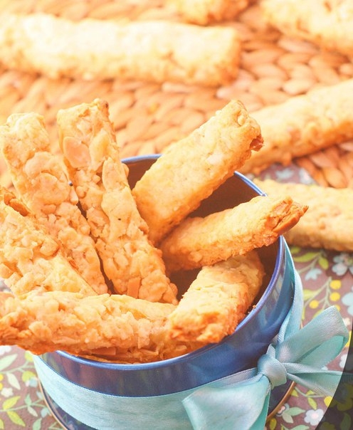 Соленое печенье с арахисом и сыром