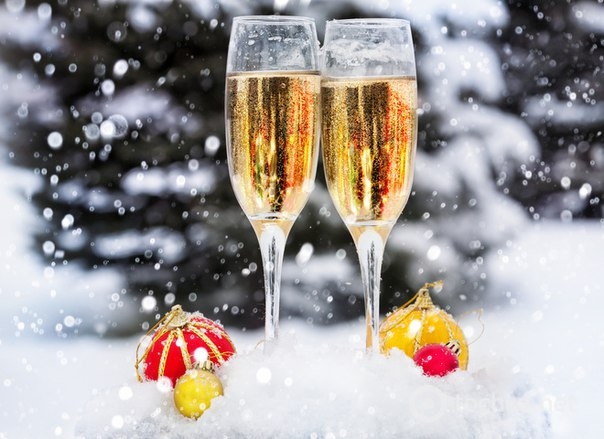 Всем шампанского: самые вкусные новогодние коктейли с шампанским