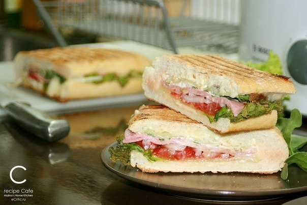 Панини с ветчиной и бужениной Панини с ветчиной и бужениной