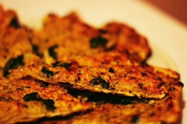 Фокачча с чесноком, сыром и базиликом Фокачча с чесноком, сыром и базиликом