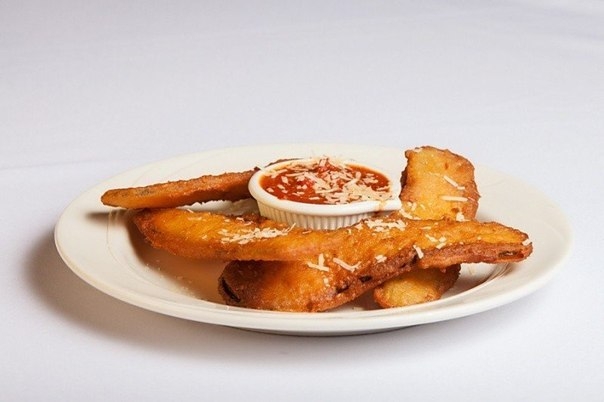 Соломка из кабачков со специальным томатным соусом