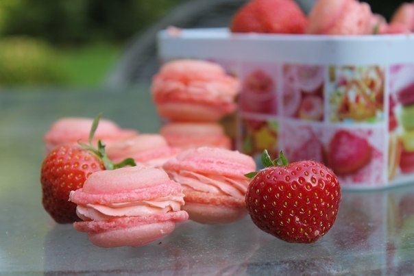 "Клубничные макарон"