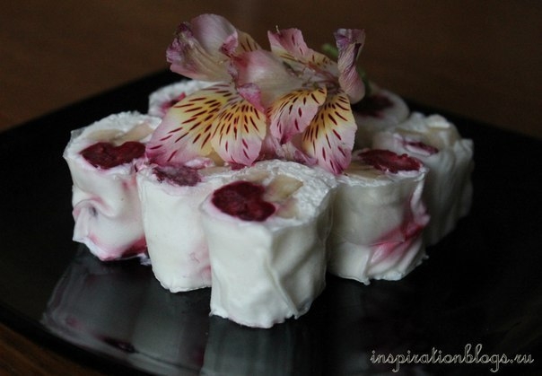 "Десертные роллы с бананом и вишней"