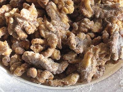 Орехи в карамели